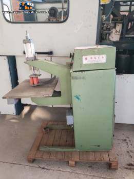 M�quina de solda eletr�nica semi-autom�tica Meca