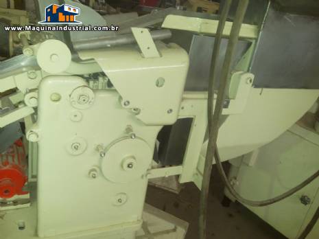 Alimentador de bala com calha vibrat�ria