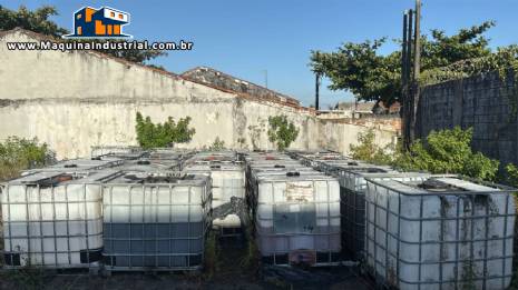 Lote com 25 continer de 1.000 L usado em alimentos