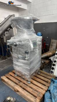 Embutideira � v�cuo em inox 2000 kg / h Vemag