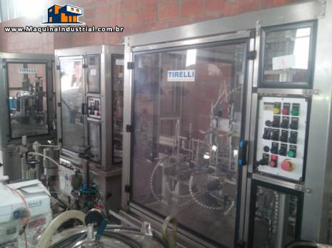 Envasadora rosqueadora e Tirelli
