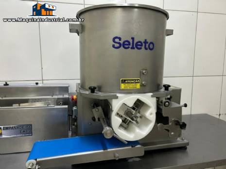 Formadora de nuggets steak cubinhos hamb�rguer Seleto 2.100 unidades por hora