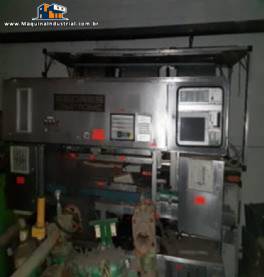 M�quina para inspe��o de garrafas vazias Krones