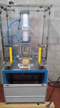 Prensa hidra�lica para sabonetes em barras Claumaq 800 unidades / hora