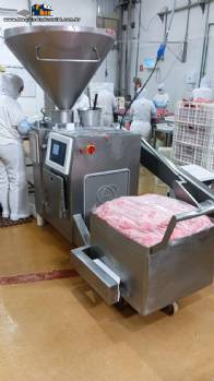 Embutideira com retorcedor de lingui�as e com tombador Risco RS 114