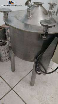 Tanque funil em inox encamisado com fundo cnico