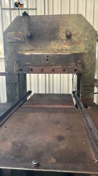 Prensa hidráulica de borracha 500 x 500 com pistão de 400 mm Prensa hidráulica de borracha 500 x 500 com pistão de 400 mm