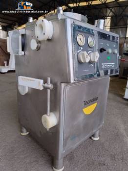 Embutideira em inox cont�nua a v�cuo Tecnotrip