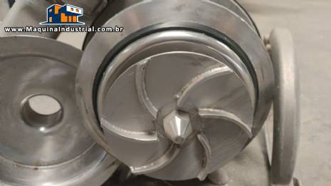 Bomba centr�fuga em a�o inox 1 cv 3.000 L