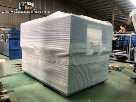 Sopradora autom�tica de 2 cavidades WATON para frascos garrafas PET