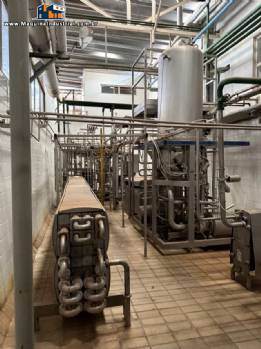 Sistema UHT VTIS Tetra Pak processamento asséptico esterilização leite lácteos 5.000 litros / hora Sistema UHT VTIS Tetra Pak processamento asséptico esterilização leite lácteos 5.000 litros / hora