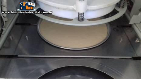 Prensa com esteira para abrir massa de pizza SaborMaq Prensa com esteira para abrir massa de pizza SaborMaq