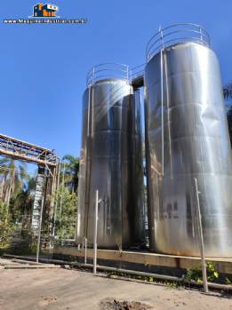 Tanque reservatório vertical em aço inox AISI 304 60.000 litros Theodosio Randon Tanque reservatório vertical em aço inox AISI 304 60.000 litros Theodosio Randon